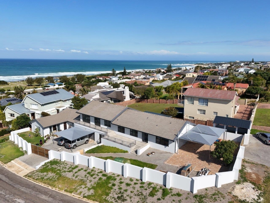9 Bedroom Property for Sale in Jeffreys Bay Central Eastern Cape